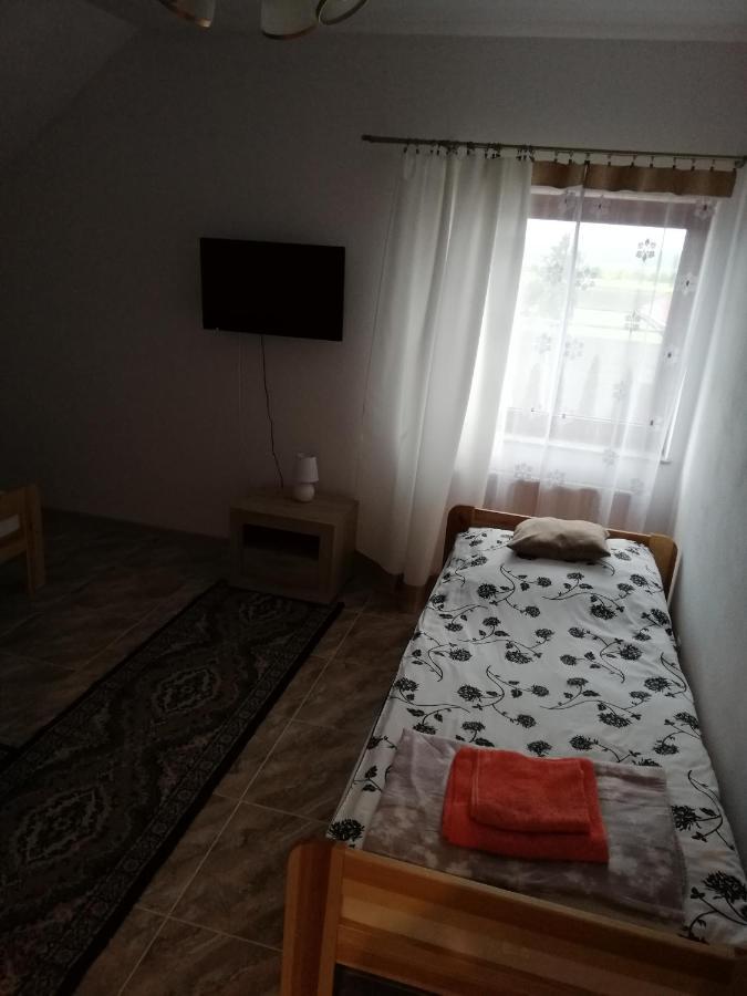 Potok 5 Hotel Zloczew Екстериор снимка